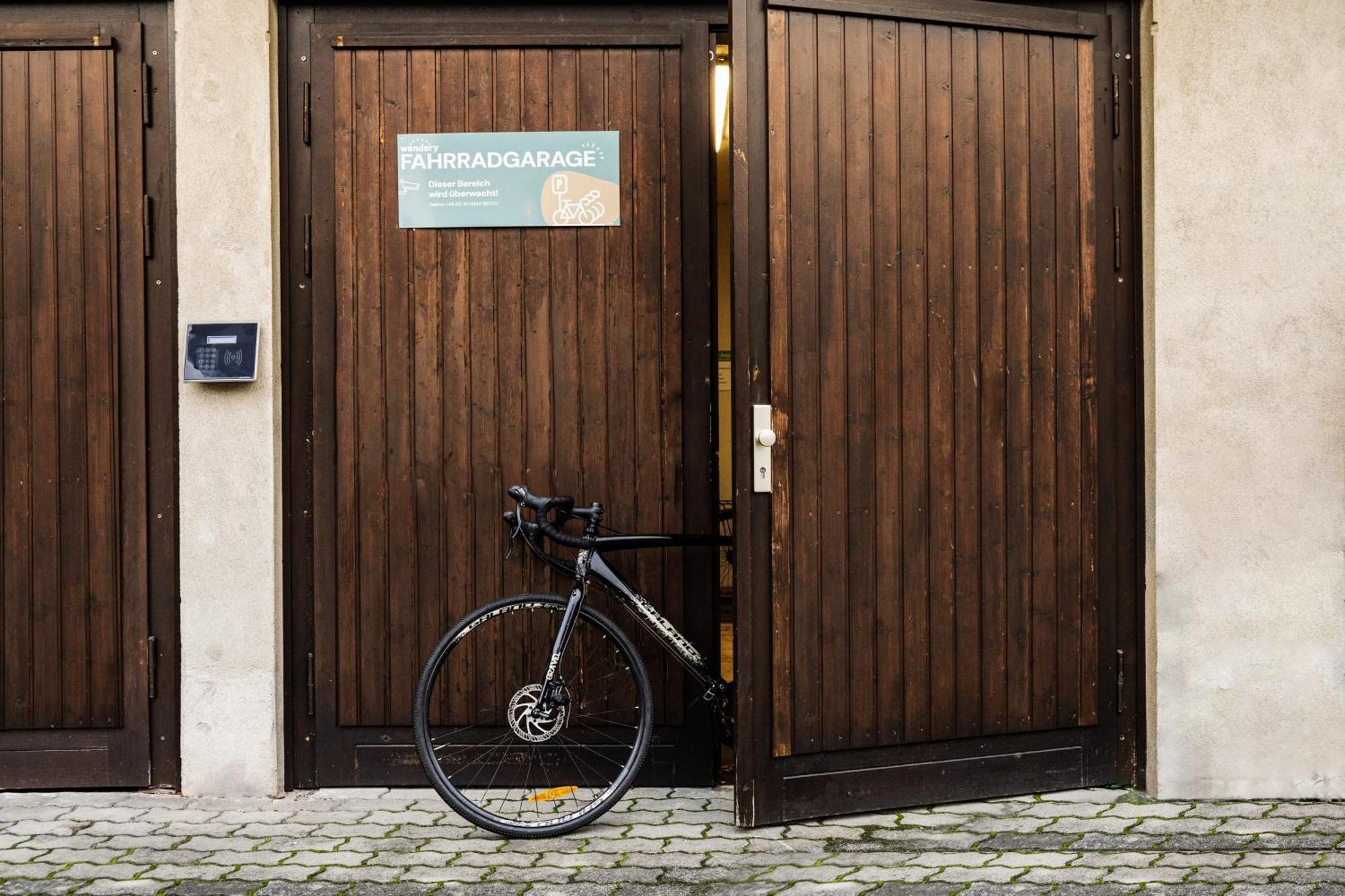 Wandery Hostel Dessau Exteriör bild